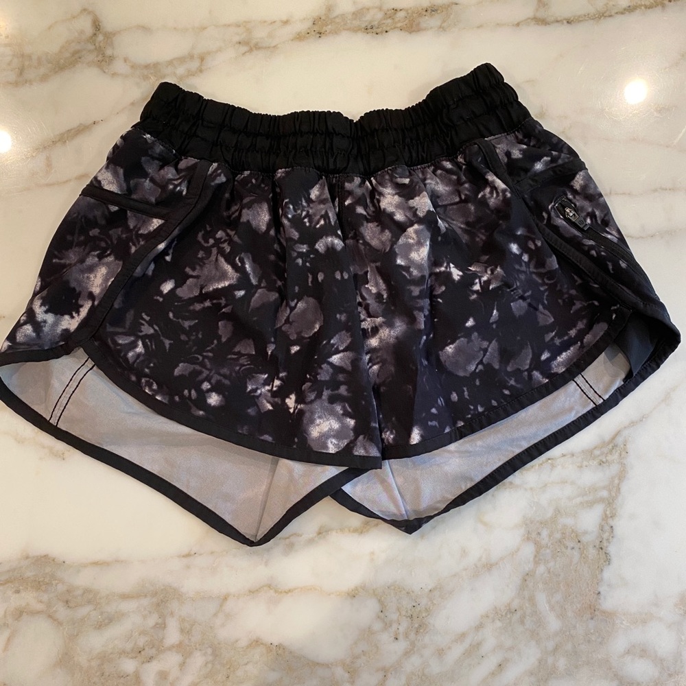Lululemon tracker shorts